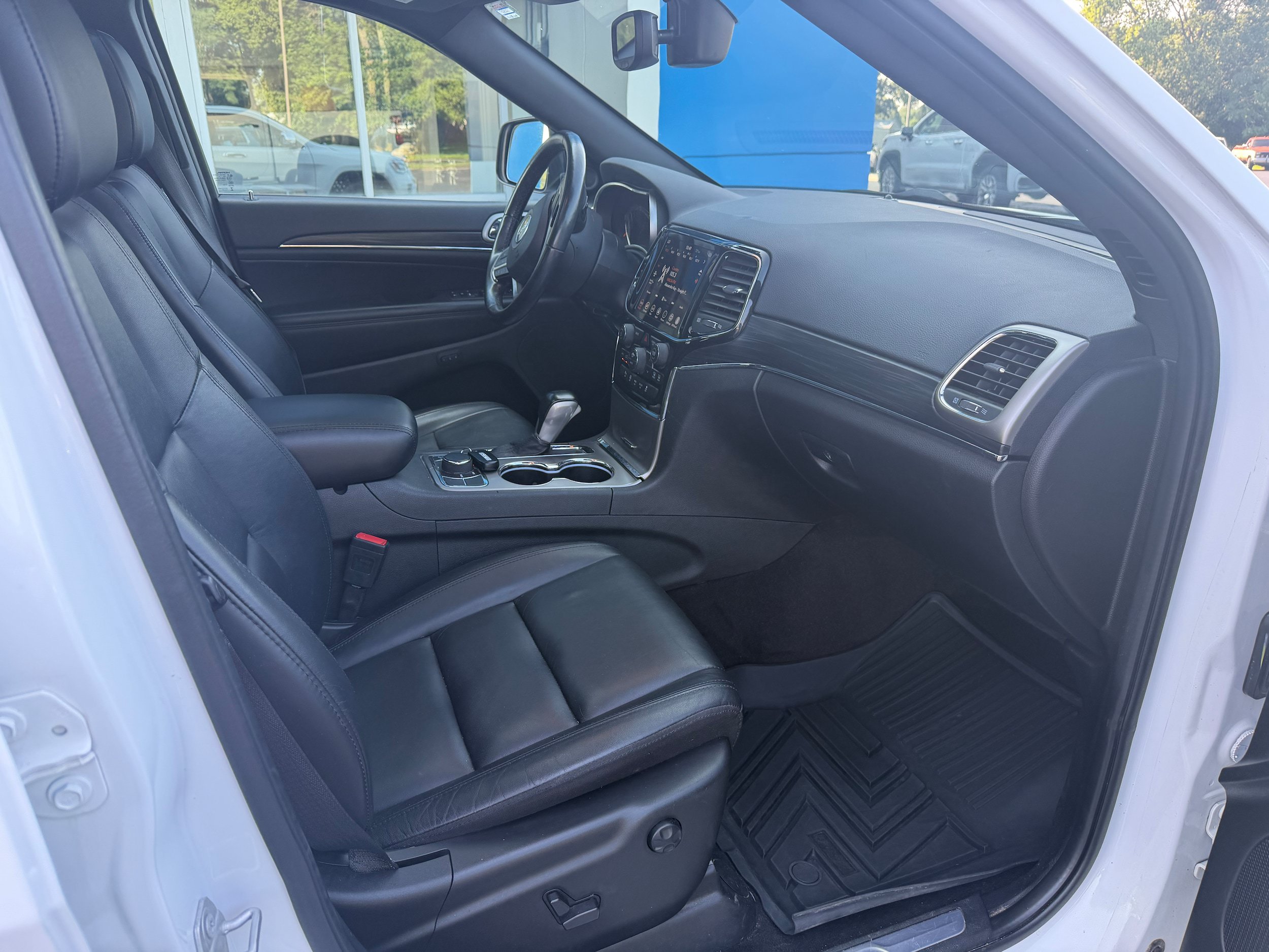 Used 2022 Jeep Grand Cherokee Limited AWD/4WD image 5