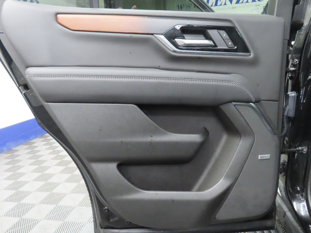 Used 2025 GMC Yukon Denali w/ Denali Reserve Package image 55