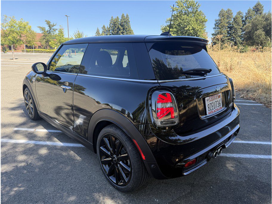 Used 2019 MINI Cooper S FWD image 3
