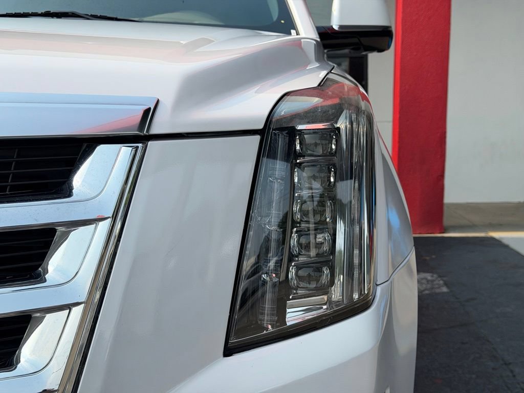 Used 2019 Cadillac Escalade ESV Platinum AWD/4WD image 4