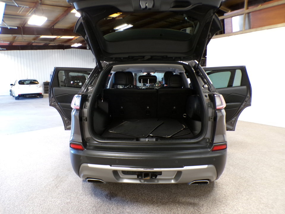 Used 2020 Jeep Cherokee Limited w/ Trailer Tow Group image 13