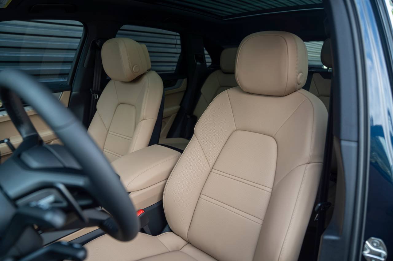 New 2026 Porsche Cayenne S AWD/4WD image 5