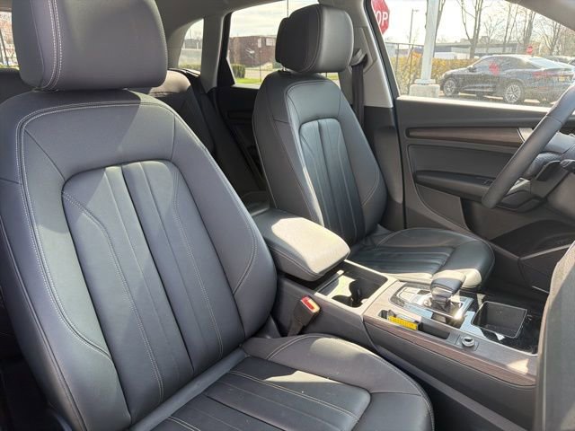 Used 2024 Audi Q5 2.0T Premium w/ Convenience Package image 9