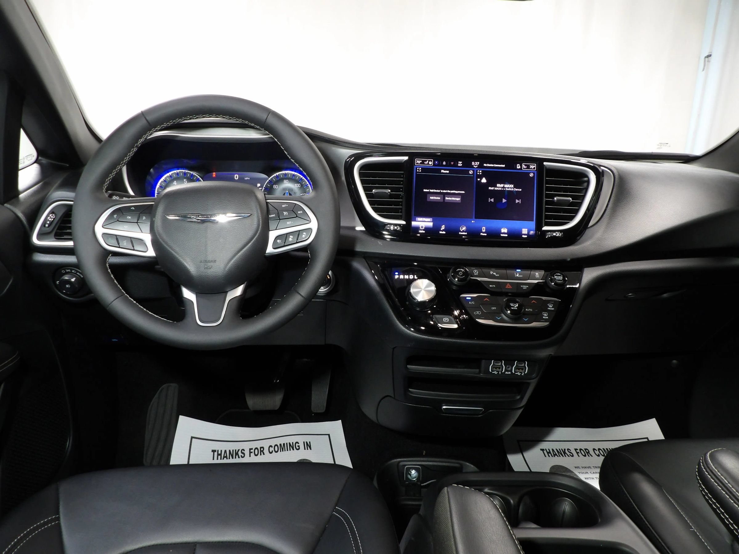 Used 2025 Chrysler Pacifica Select FWD image 18