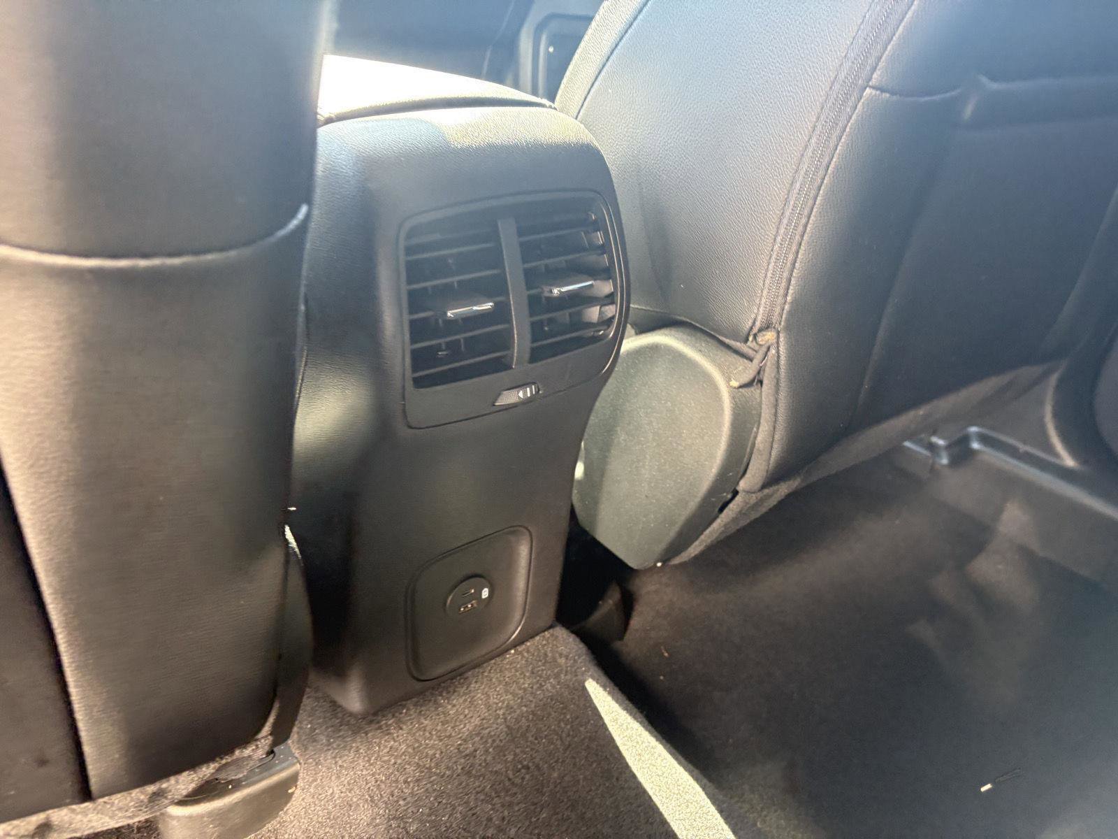 Used 2022 Ford Escape SEL w/ Class II Trailer Tow Package image 17