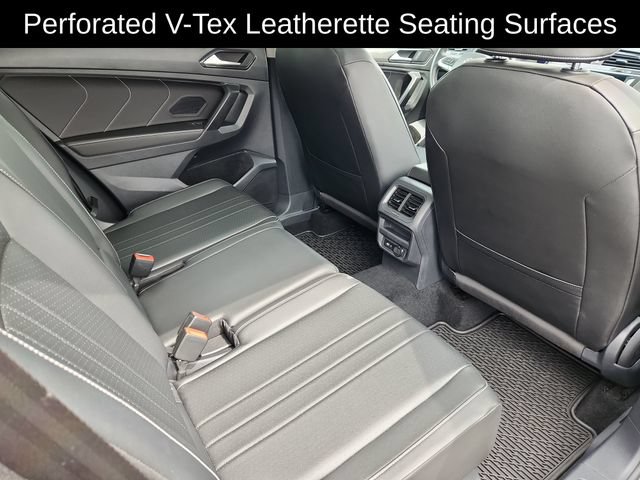 Used 2022 Volkswagen Tiguan SE w/ Panoramic Sunroof Package AWD/4WD image 31