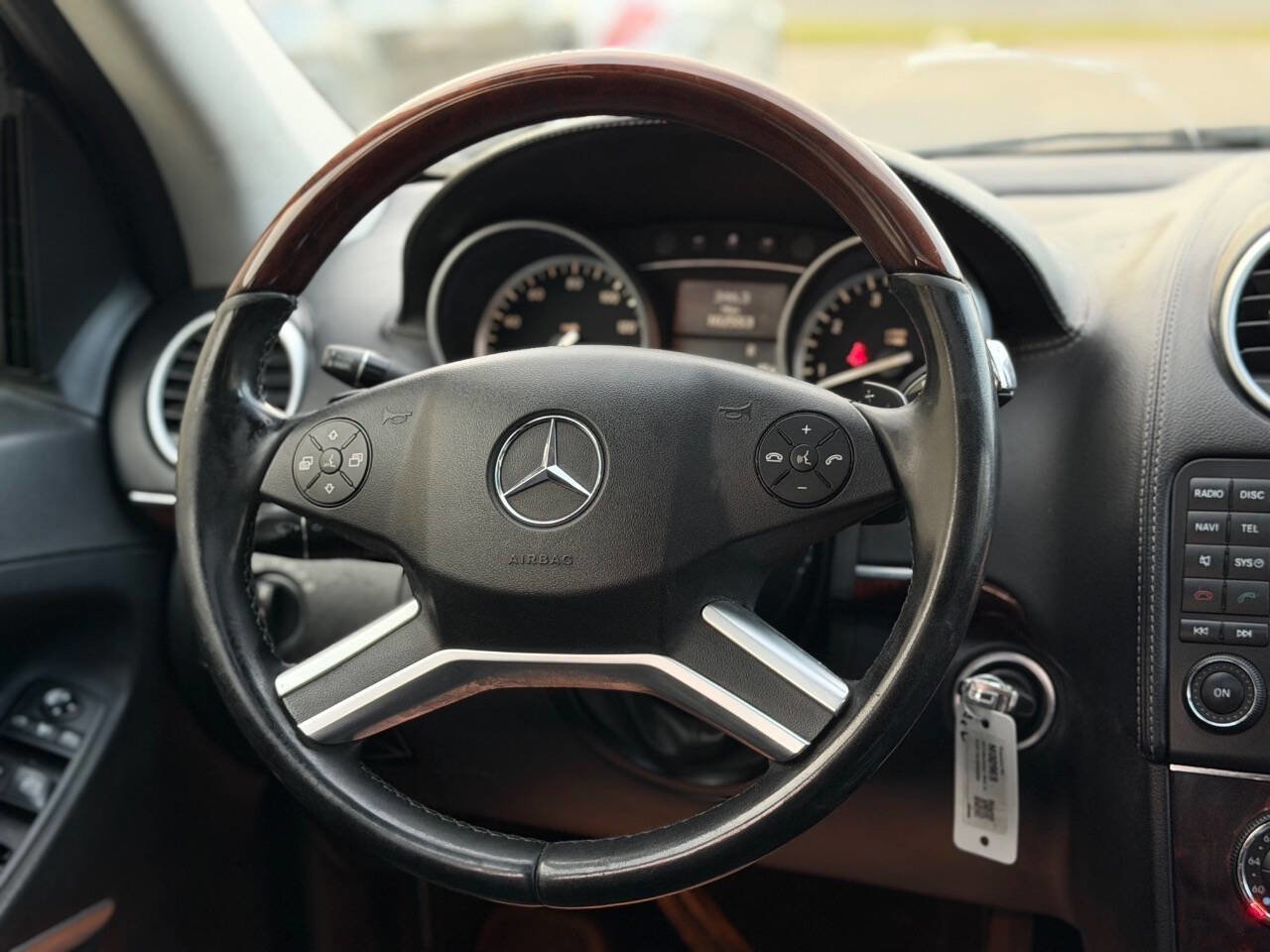 Used 2011 Mercedes-Benz GL 450 4MATIC image 13