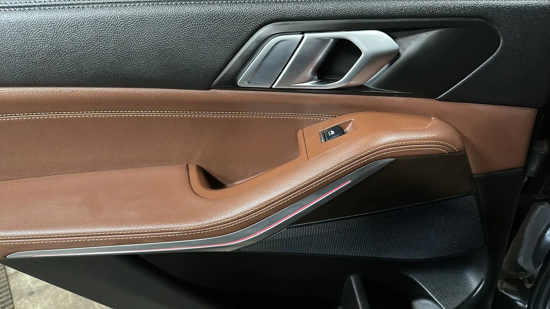 Used 2022 BMW X5 xDrive40i w/ Premium Package image 12