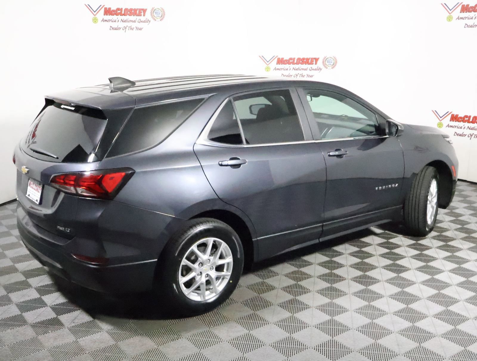 Used 2022 Chevrolet Equinox LT w/ Driver Convenience Package image 7