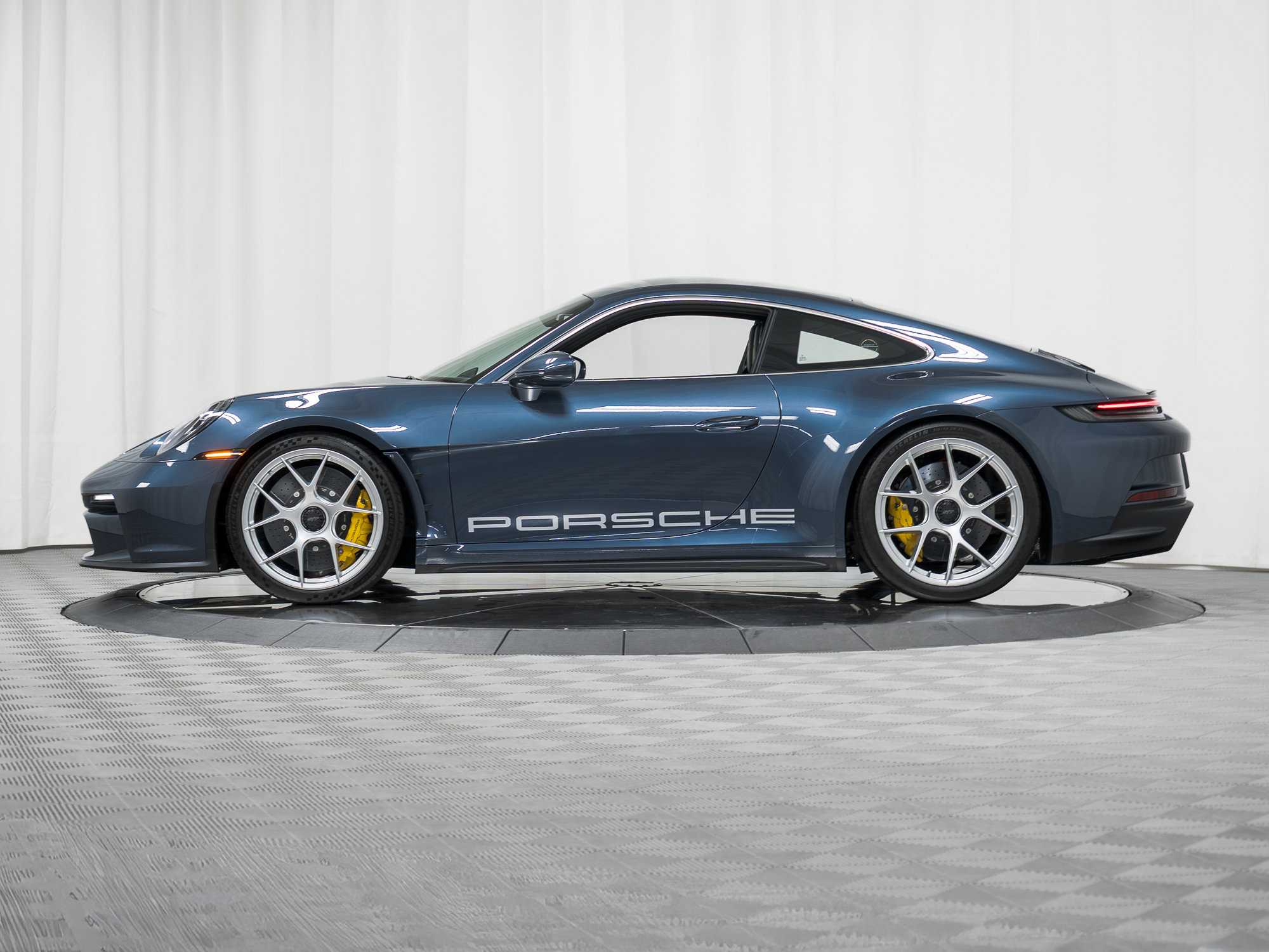 Used 2024 Porsche 911 GT3 RS RWD image 42