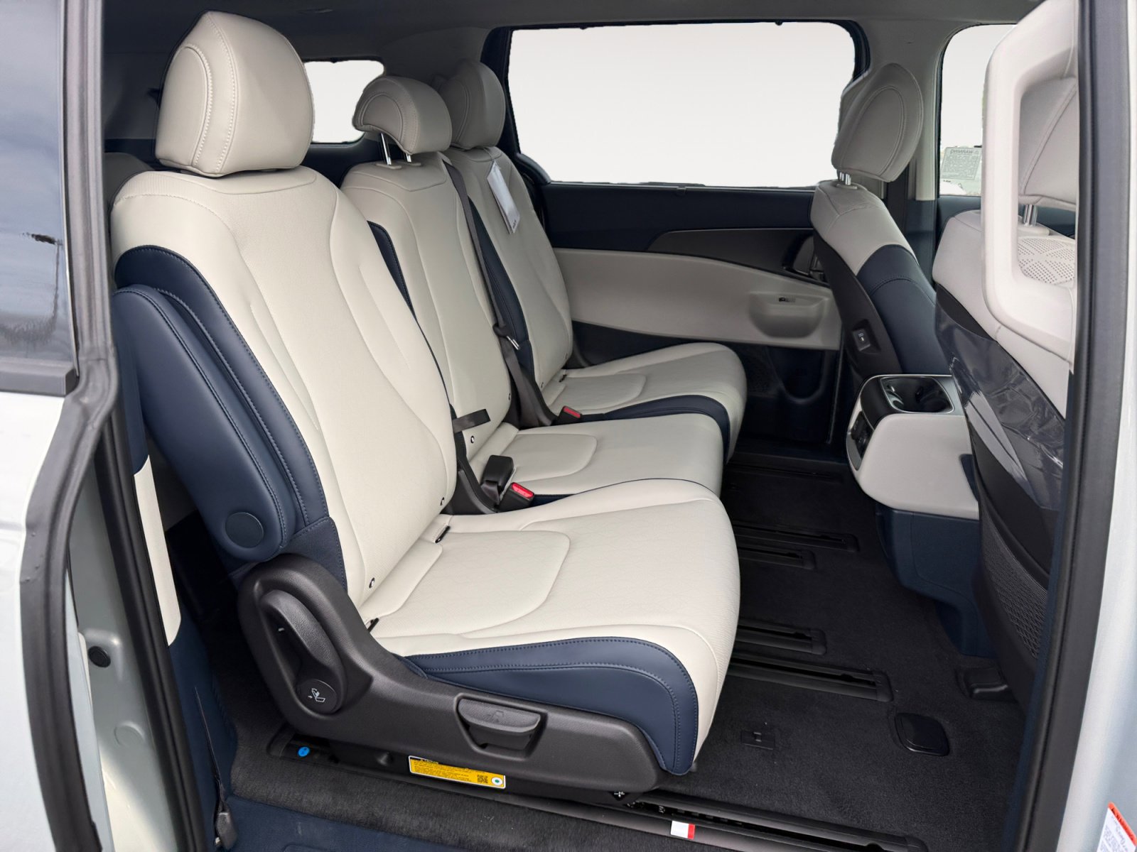 New 2026 Kia Carnival SX w/ SX Dark Edition Package image 19