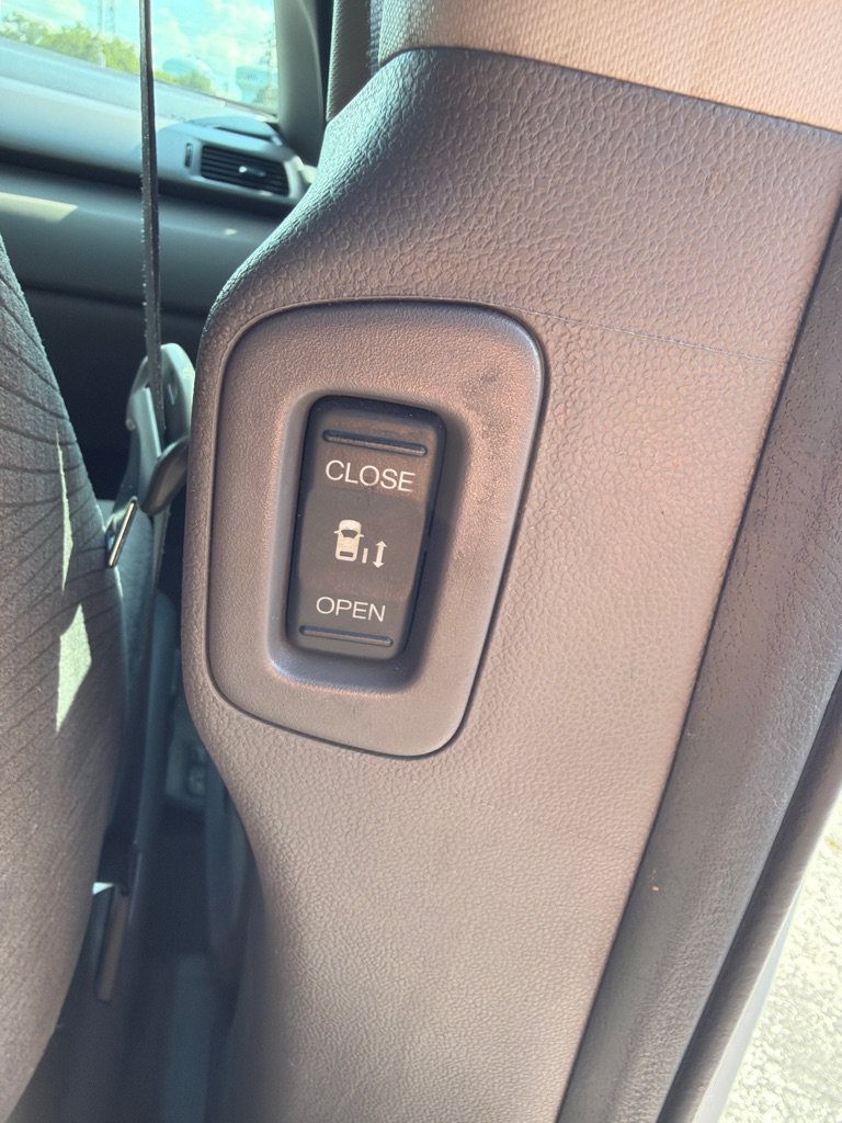 Used 2016 Honda Odyssey SE image 30