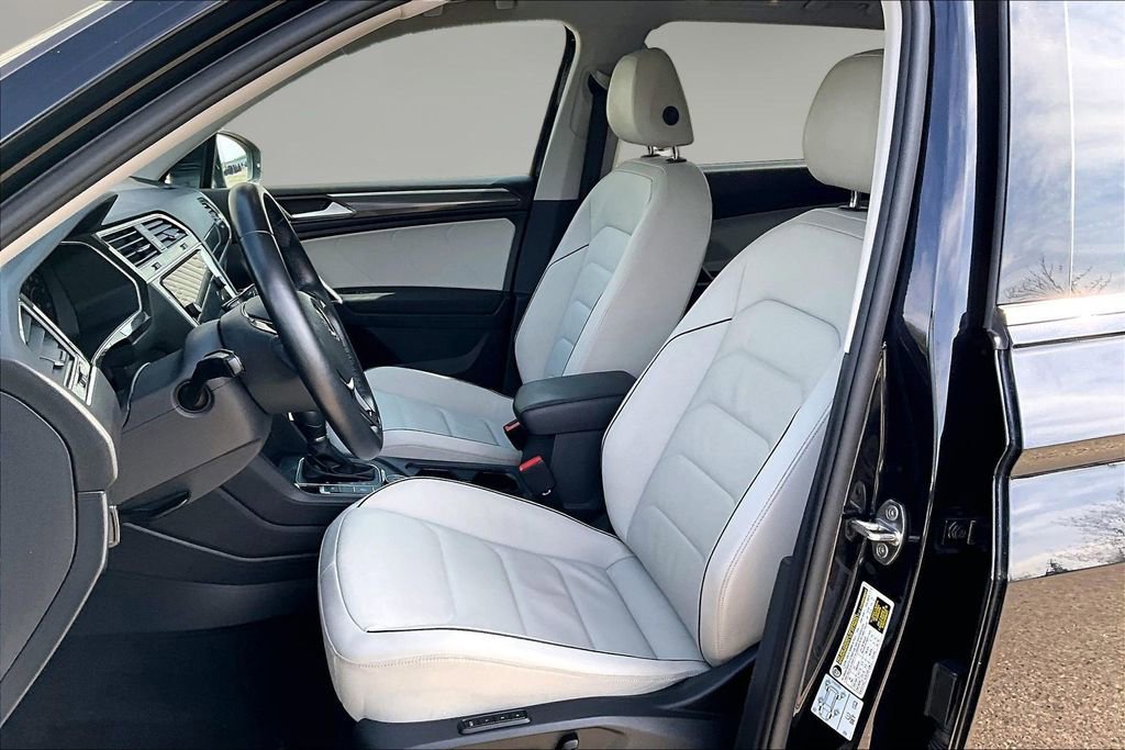 Used 2018 Volkswagen Tiguan SEL Premium image 21
