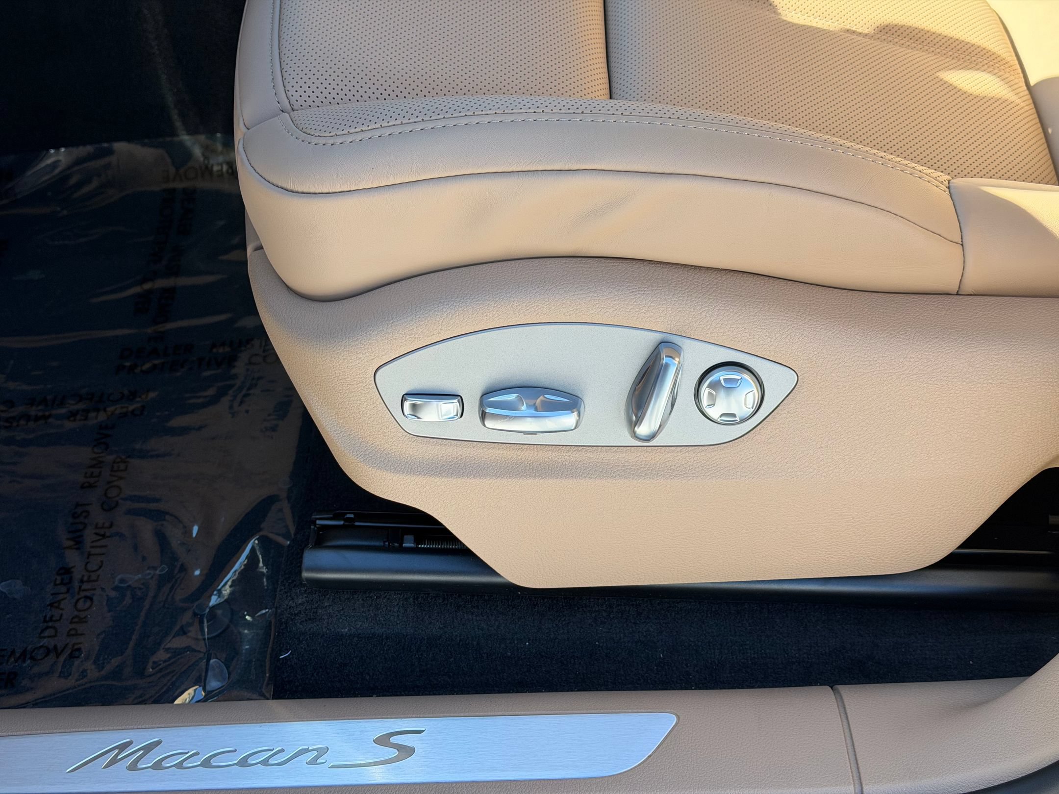New 2026 Porsche Macan S AWD/4WD image 24