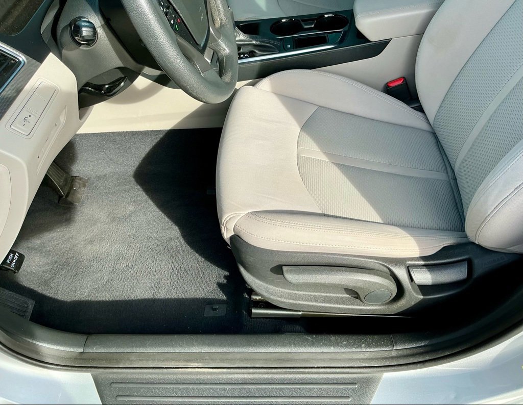 Used 2015 Hyundai Sonata SE image 38