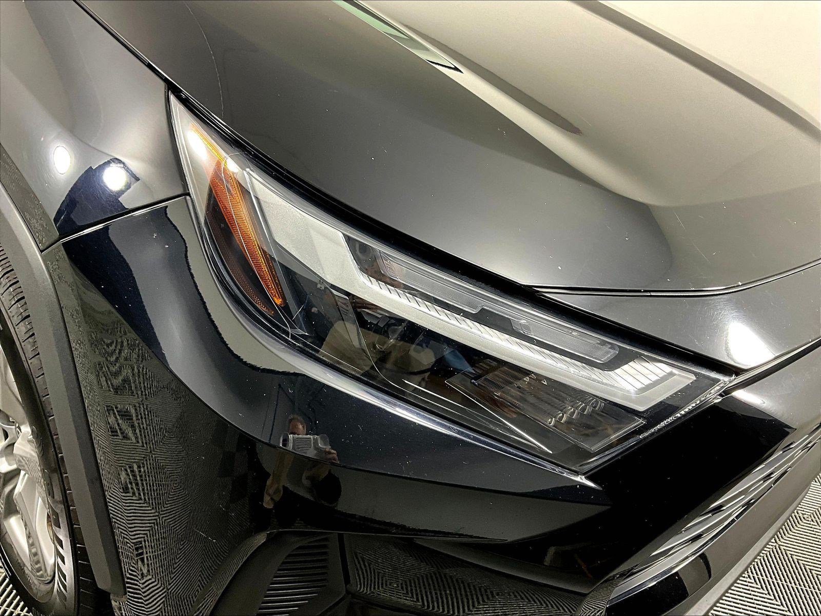 Used 2024 Toyota RAV4 XLE FWD image 31