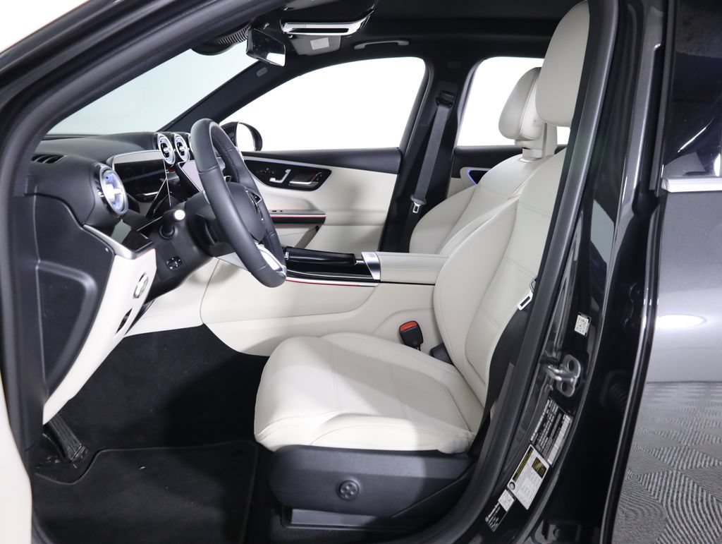 Used 2026 Mercedes-Benz GLC 300 4MATIC image 39