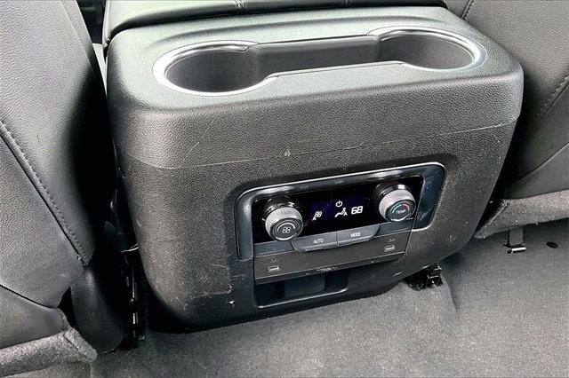 Used 2025 Chevrolet Suburban Z71 image 10