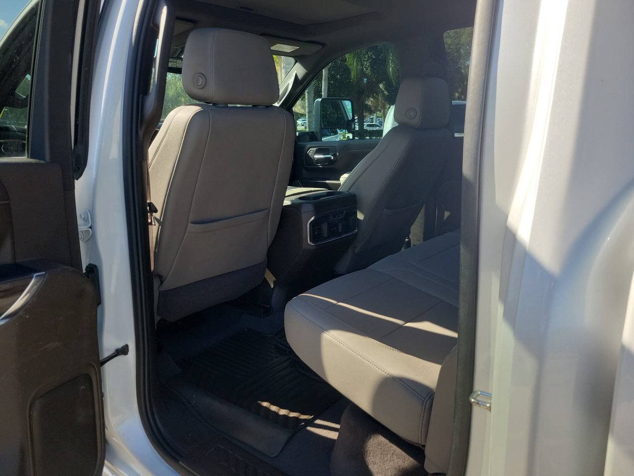 Certified 2022 Chevrolet Silverado 2500 LTZ w/ LTZ Plus Package AWD/4WD image 9