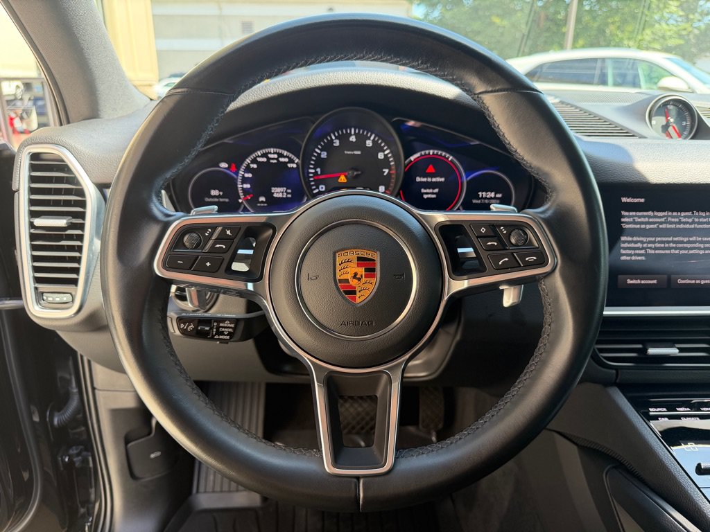Used 2023 Porsche Cayenne Platinum Edition AWD/4WD image 31