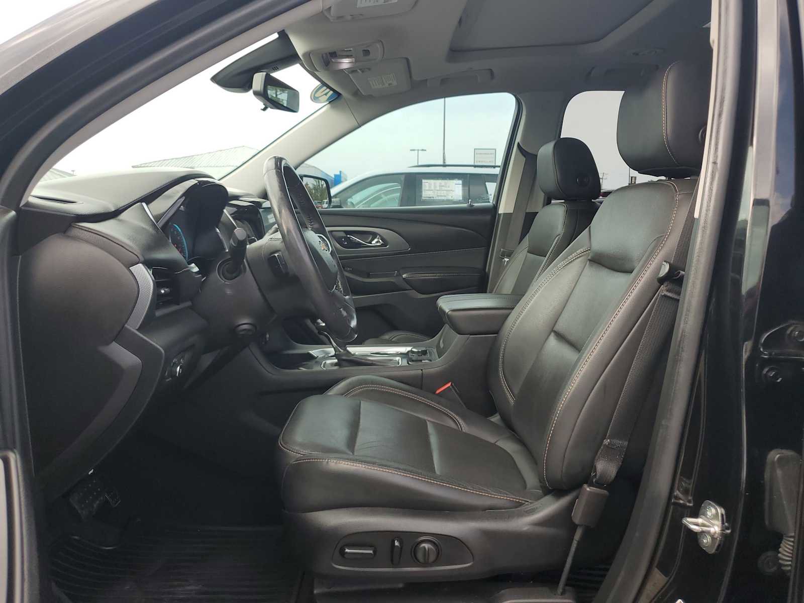 Used 2020 Chevrolet Traverse Premier w/ Redline Edition image 15