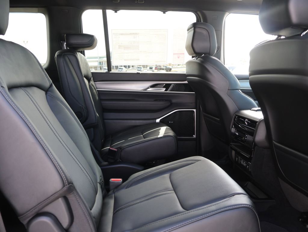 New 2026 Jeep Grand Wagoneer L Limited w/ Premium Group II image 12