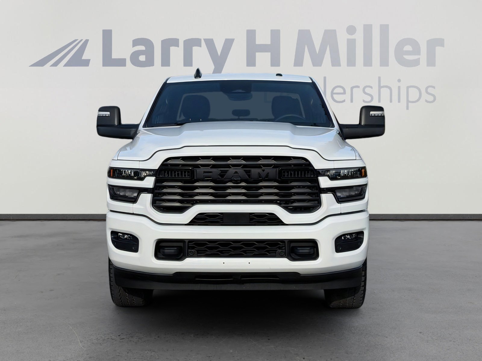 Used 2025 RAM 3500 Big Horn AWD/4WD image 4
