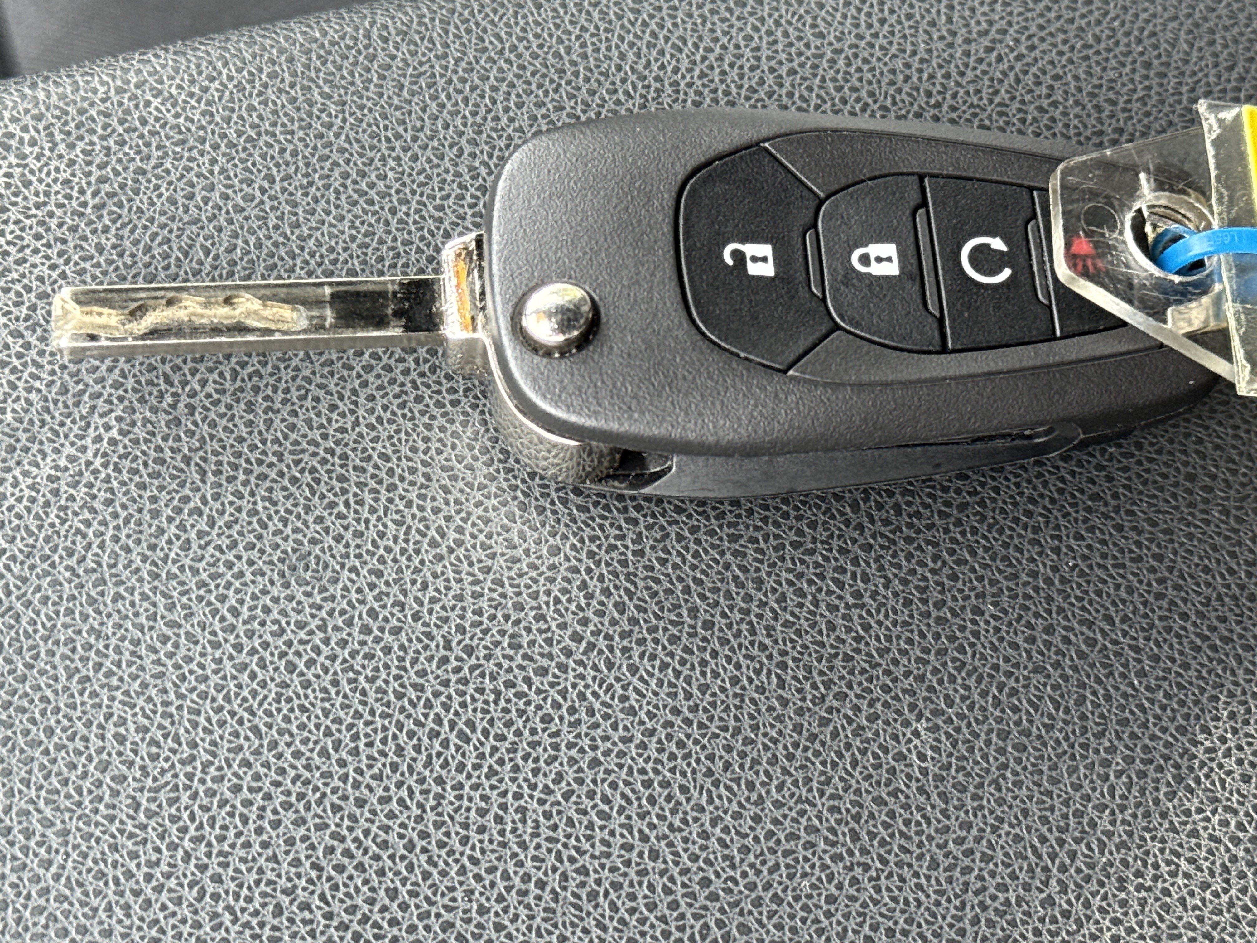 Used 2024 Chevrolet Trax RS w/ Driver Confidence Package FWD image 34