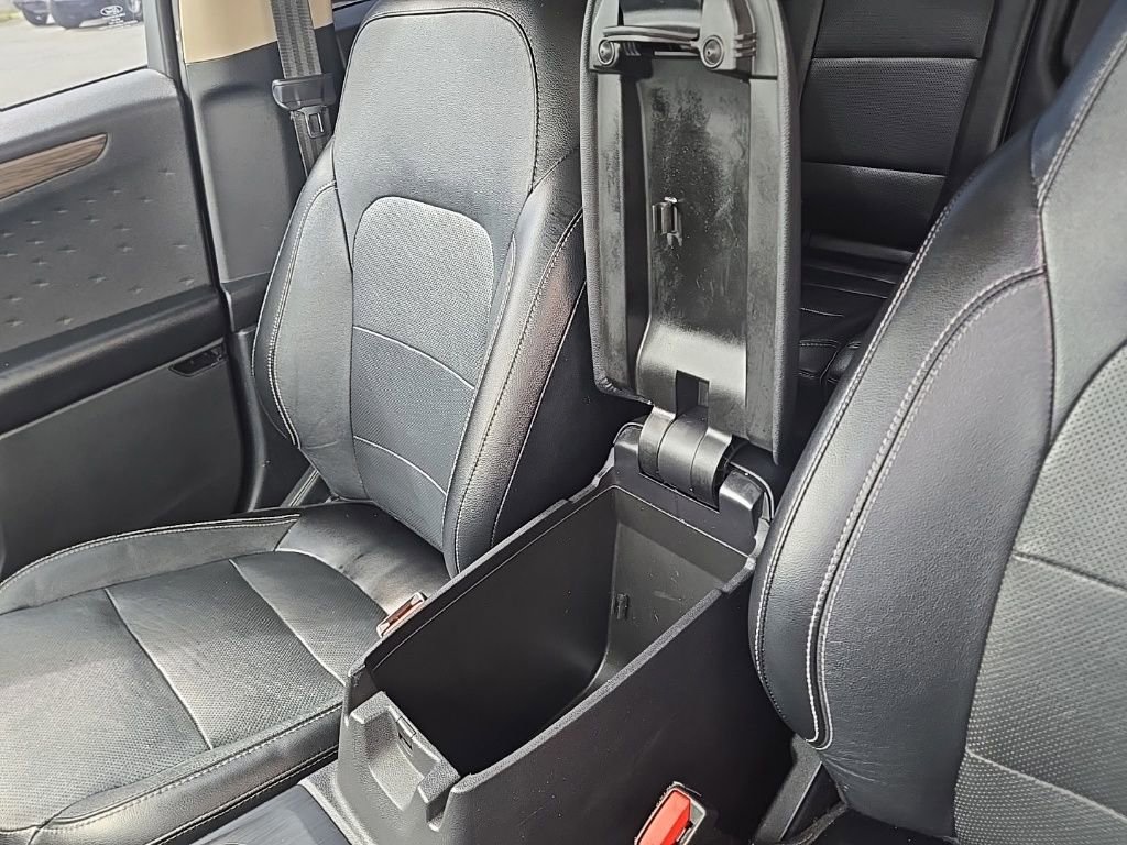 Used 2020 Ford Escape Titanium image 29