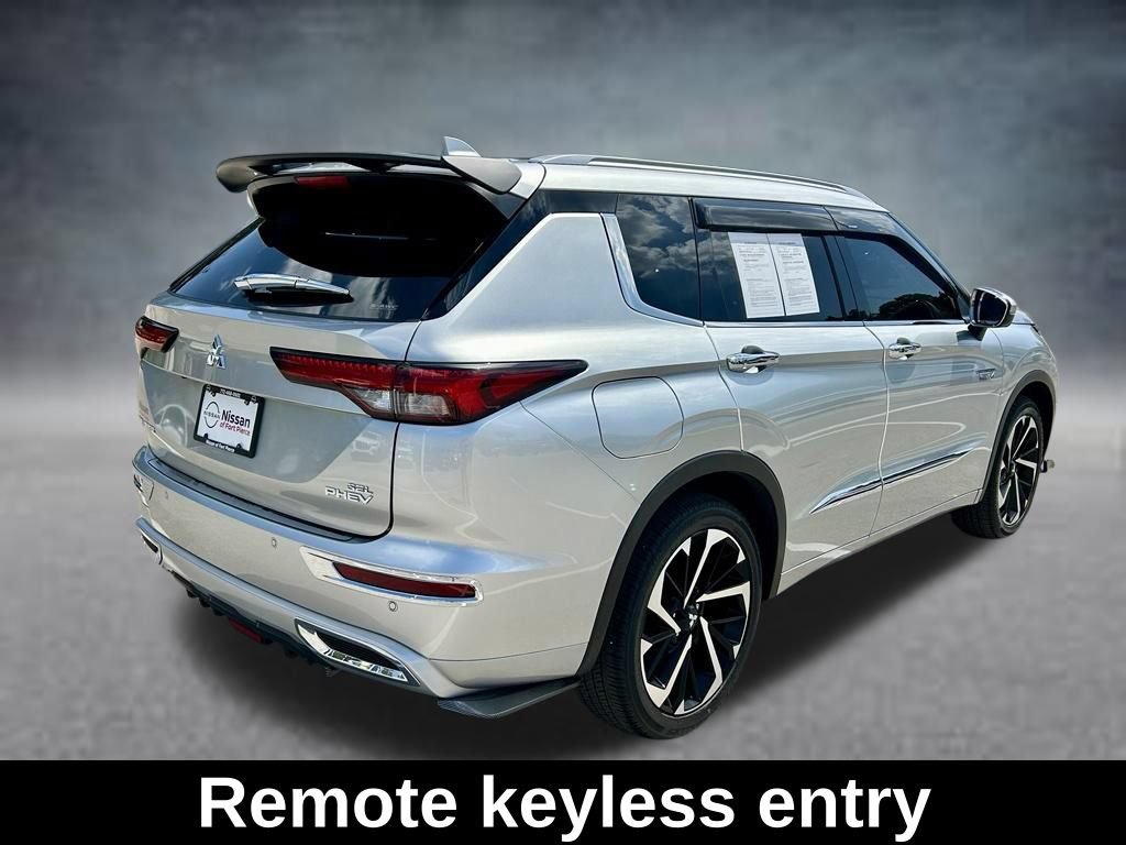 Used 2025 Mitsubishi Outlander 4WD Plug-In Hybrid image 5
