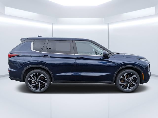 Used 2024 Mitsubishi Outlander SE FWD image 2