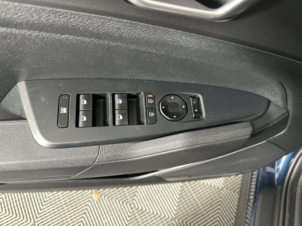 New 2027 Kia Sportage S FWD image 3