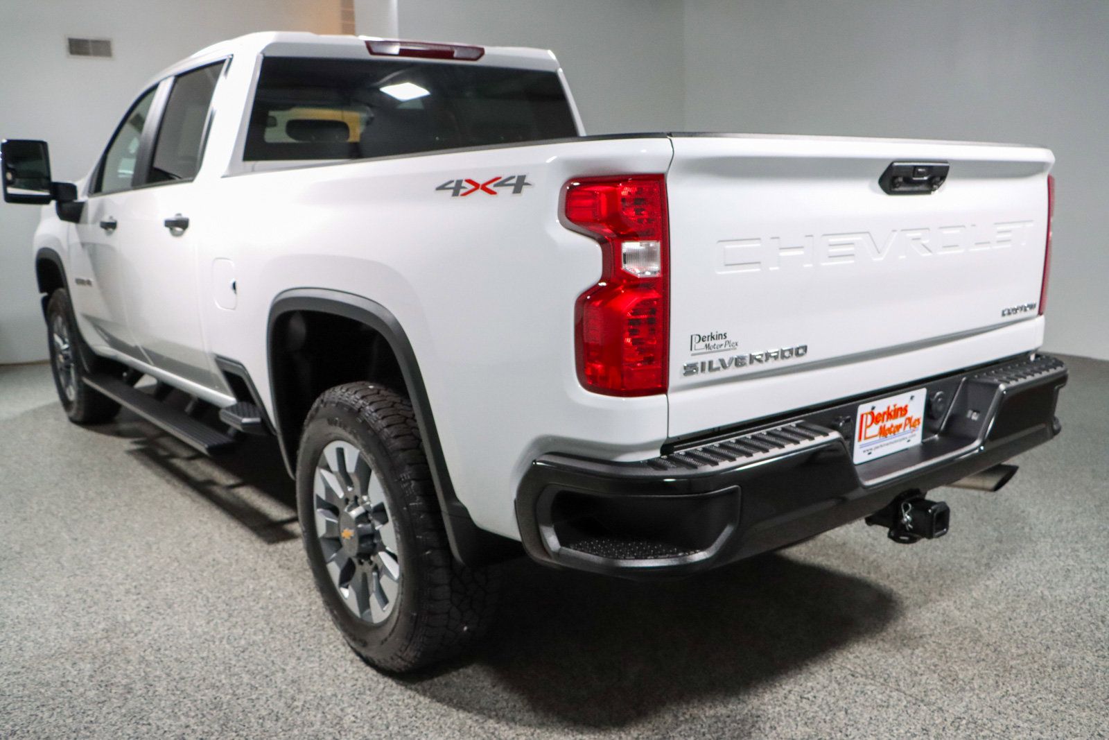 Used 2022 Chevrolet Silverado 2500 Custom w/ Custom Value Package image 9