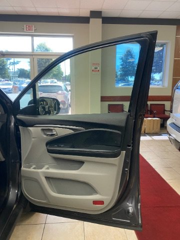 Used 2023 Honda Ridgeline RTL image 11