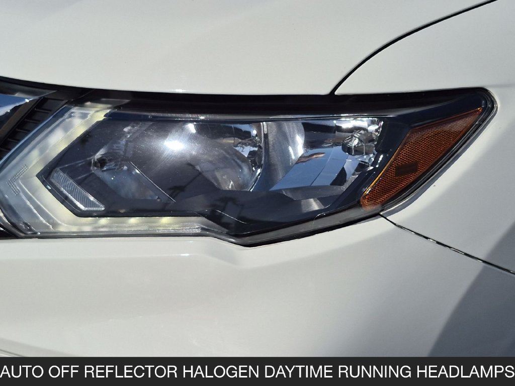 Used 2017 Nissan Rogue S FWD image 10