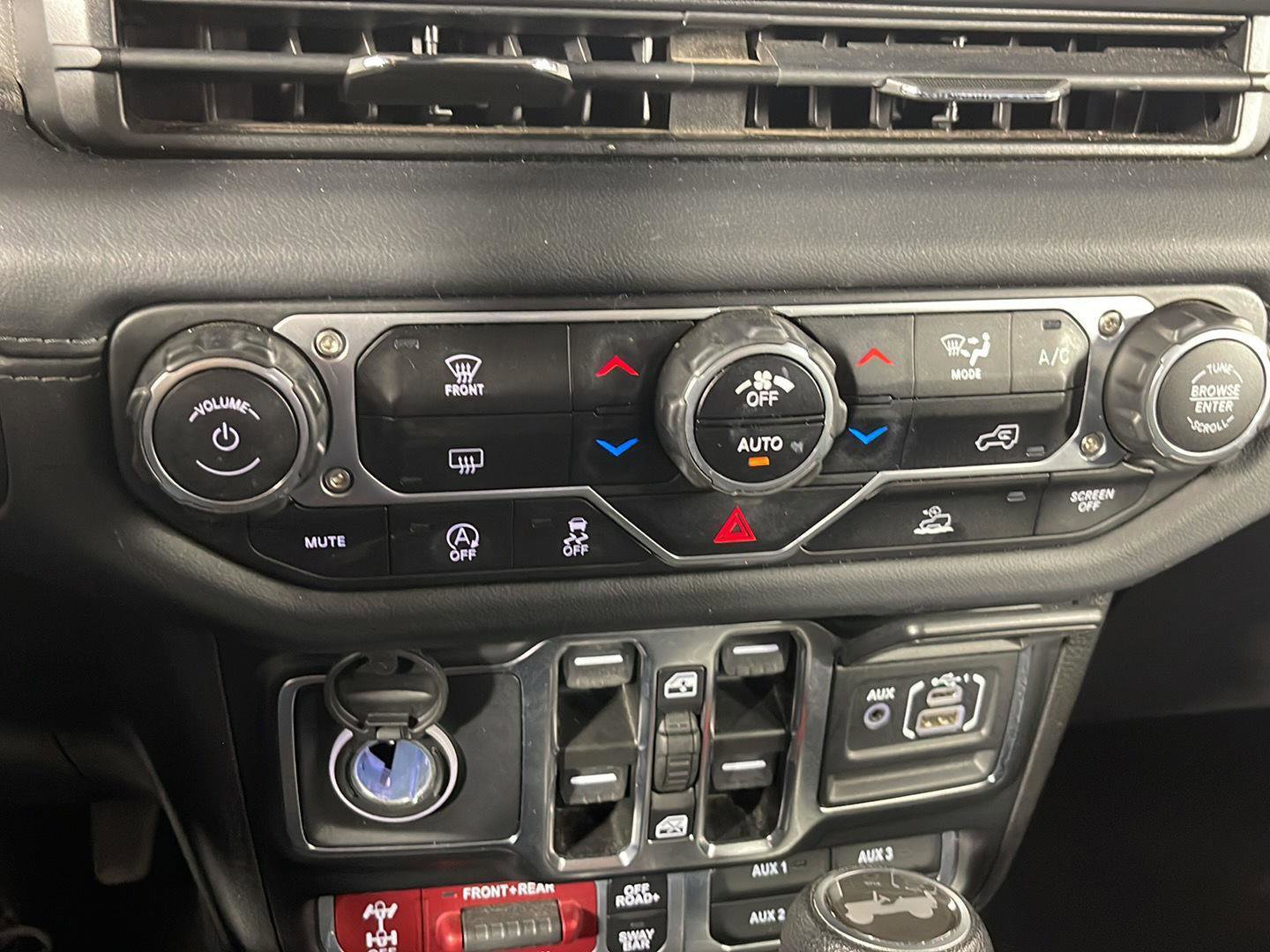 Used 2024 Jeep Wrangler Unlimited Rubicon image 18