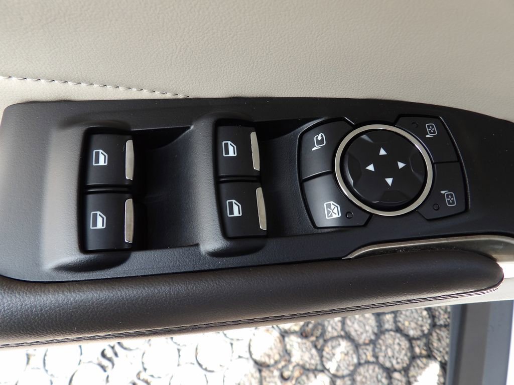 Used 2019 Lincoln MKC Reserve image 12