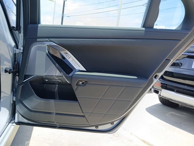 New 2026 BMW 740i w/ Executive Package RWD image 11
