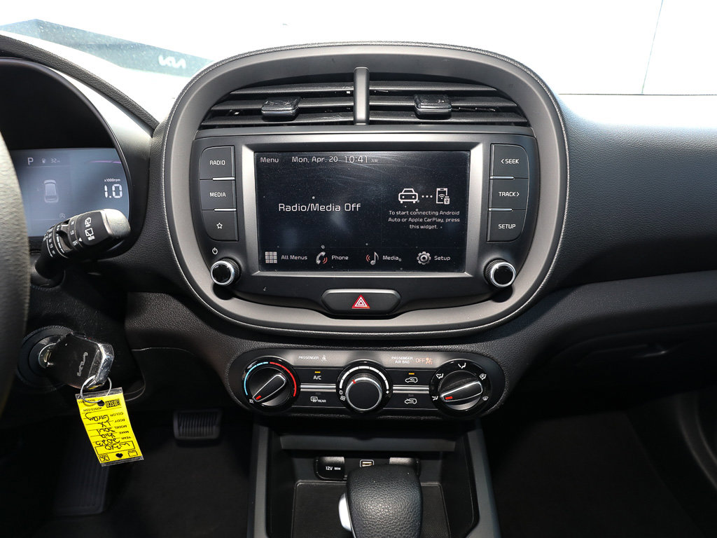 Used 2023 Kia Soul LX w/ Option Group 015 FWD image 17
