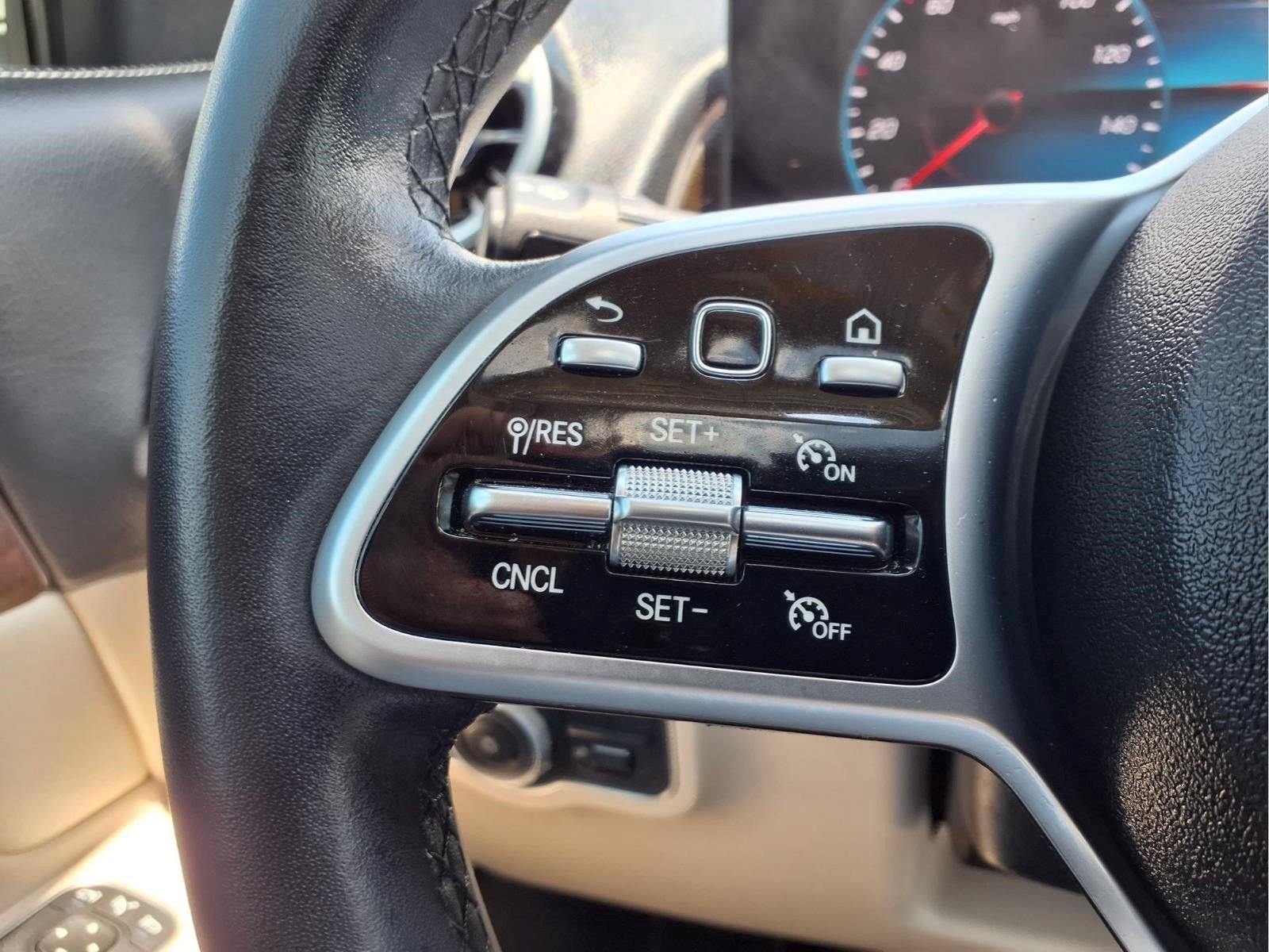 Used 2023 Mercedes-Benz GLB 250 image 18