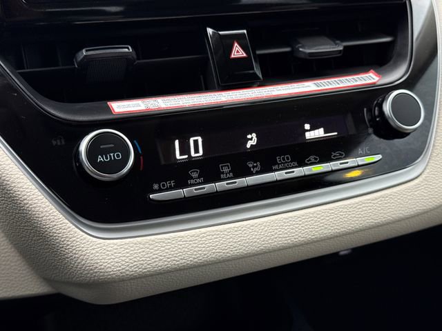 Used 2025 Toyota Corolla LE FWD image 25