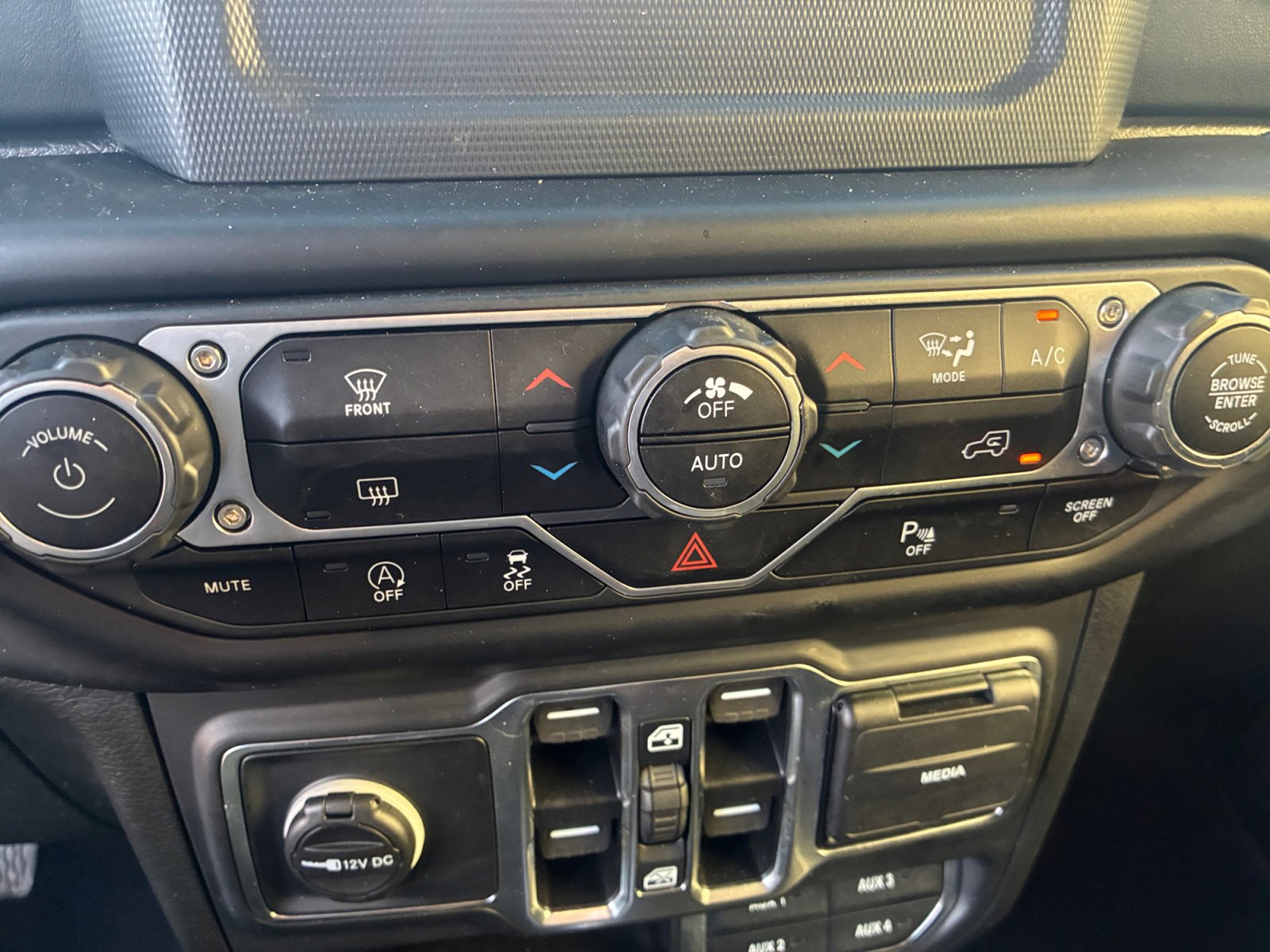 Used 2021 Jeep Wrangler Unlimited Sahara w/ Safety Group image 24