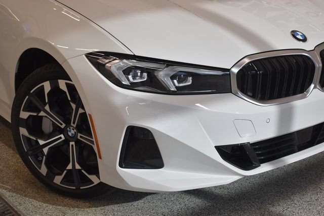 New 2026 BMW 330i xDrive Sedan w/ Convenience Package AWD/4WD image 30