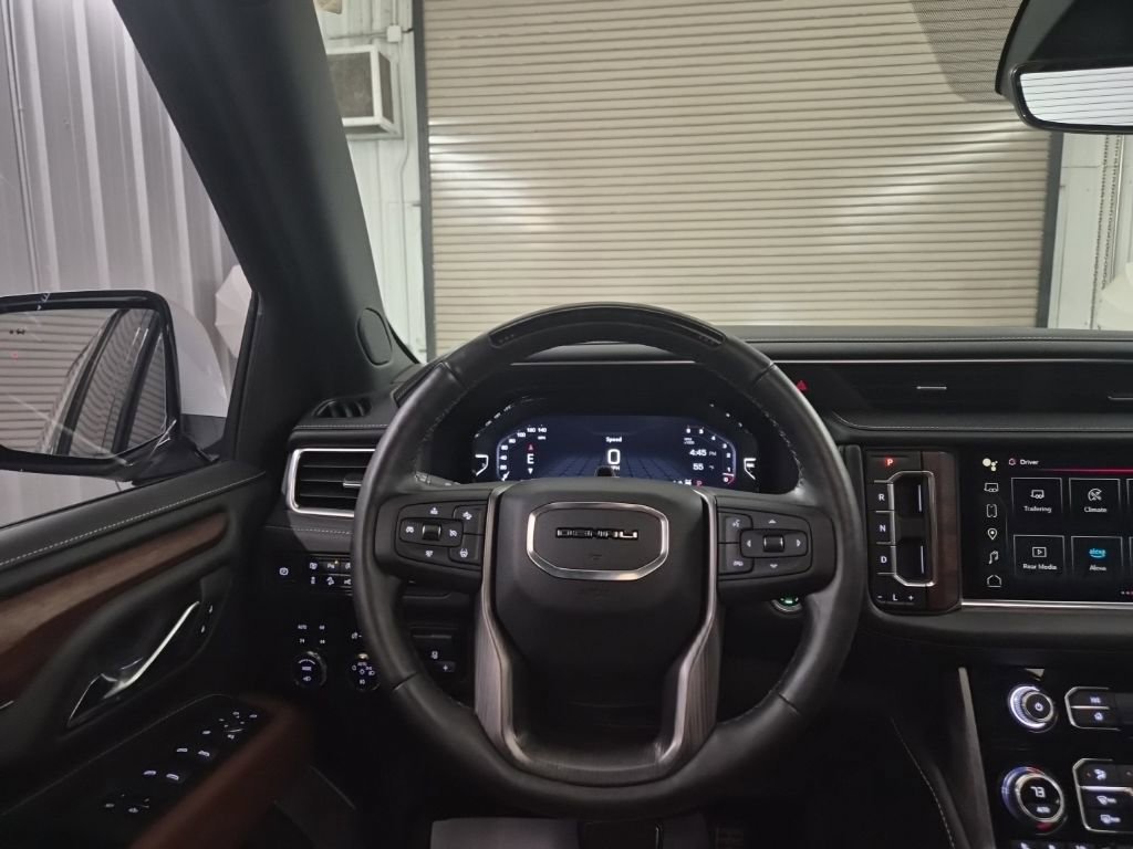 Used 2023 GMC Yukon XL Denali Ultimate image 41