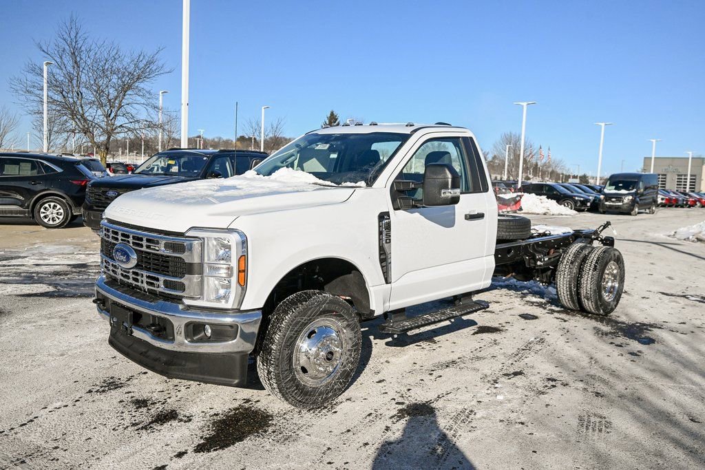 New 2026 Ford F350 XL w/ XL Chrome Package AWD/4WD image 9
