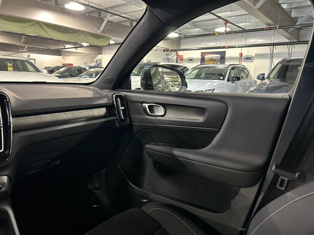 Certified 2023 Volvo C40 P8 Recharge Plus w/ Climate Package AWD/4WD image 24