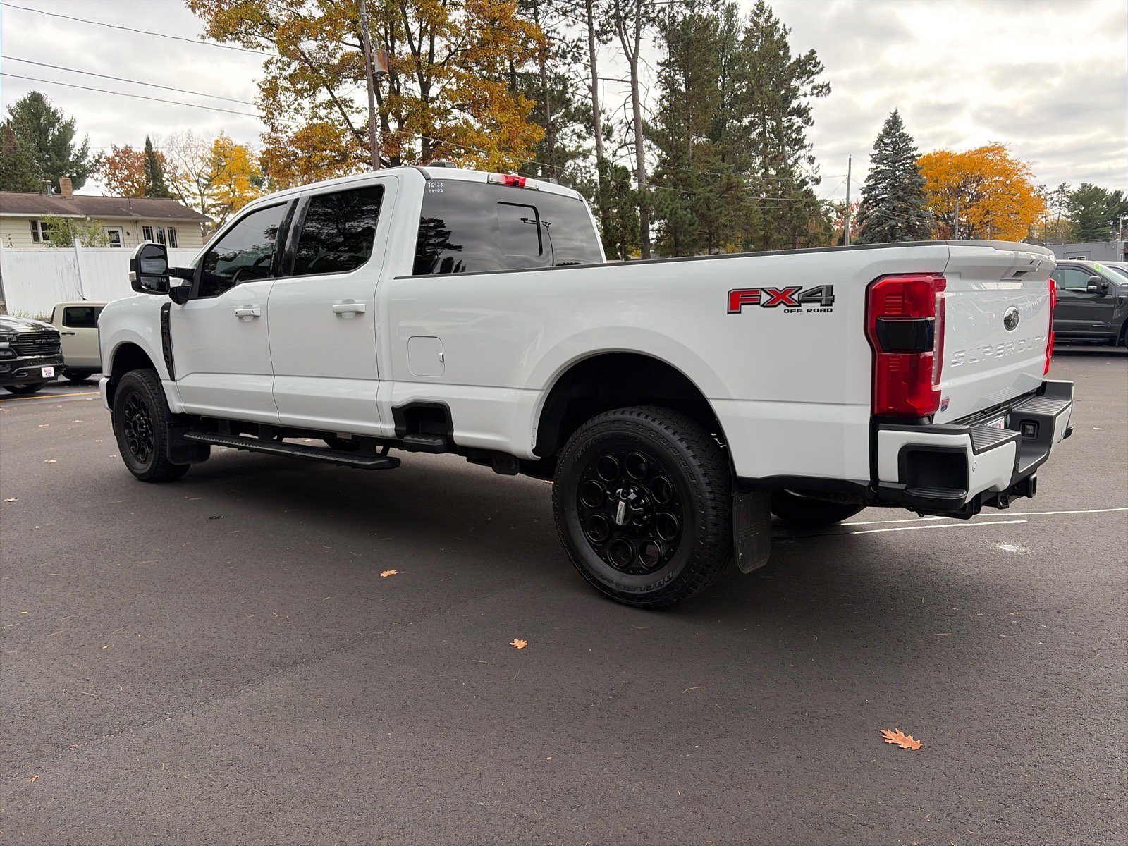 Used 2023 Ford F250 Lariat w/ Sport Appearance Package AWD/4WD image 4
