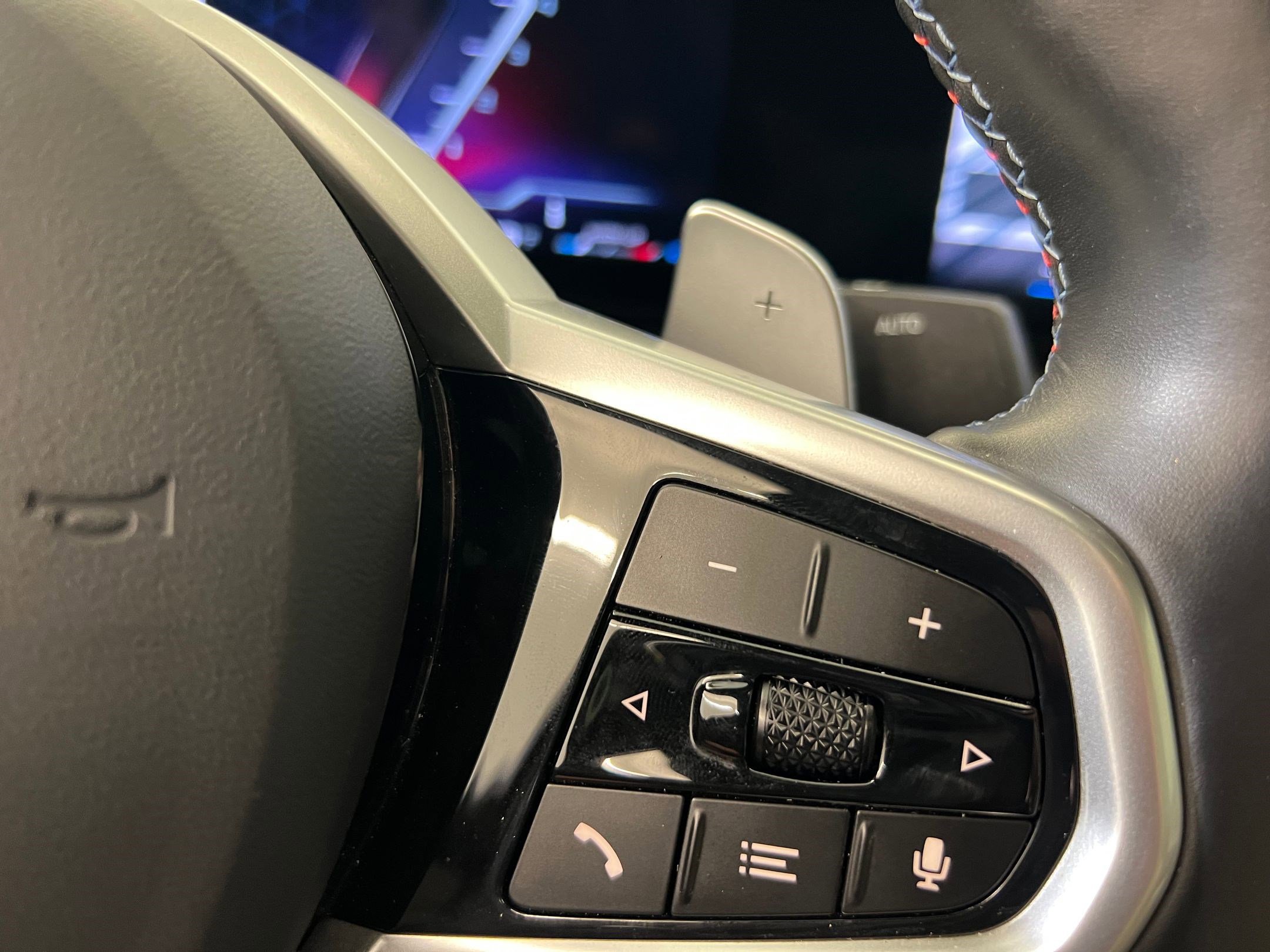 Used 2025 BMW M340i xDrive w/ Premium Package image 26