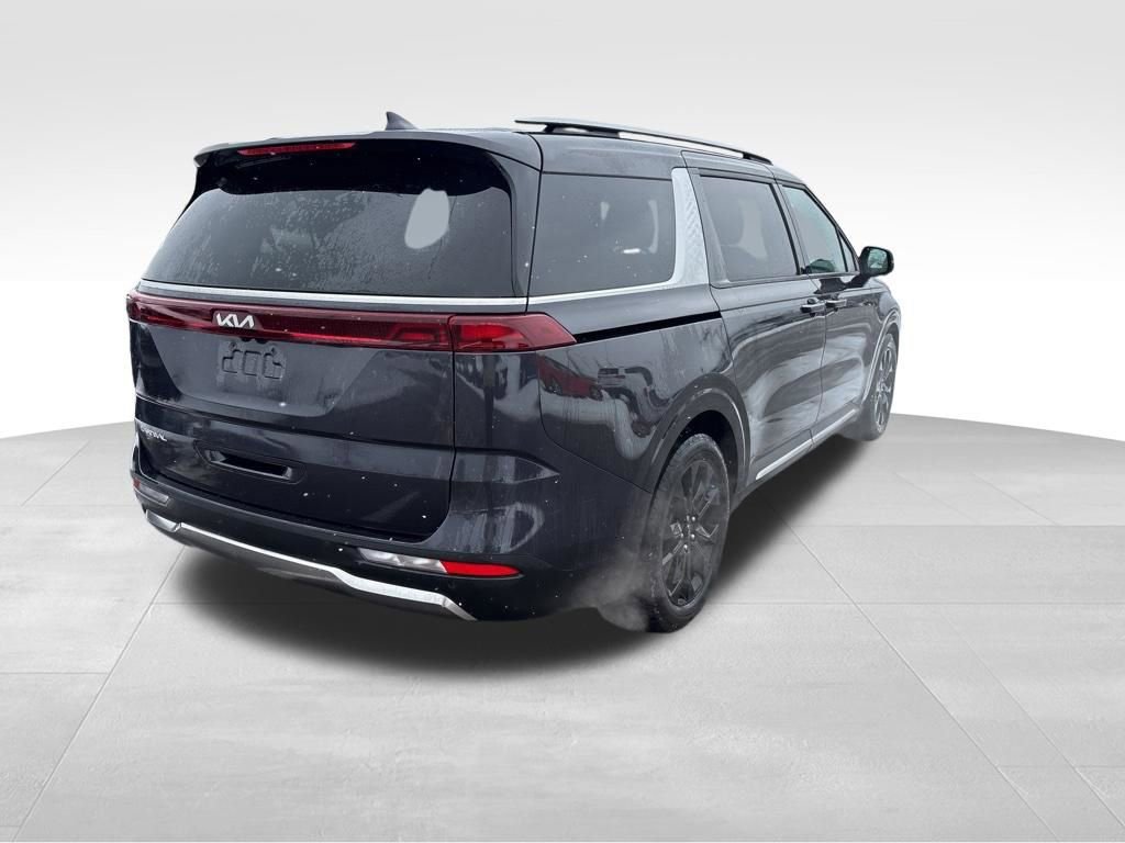 Certified 2024 Kia Carnival SX image 7