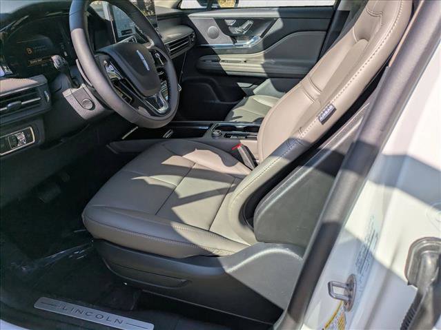 New 2026 Lincoln Corsair Premiere image 4